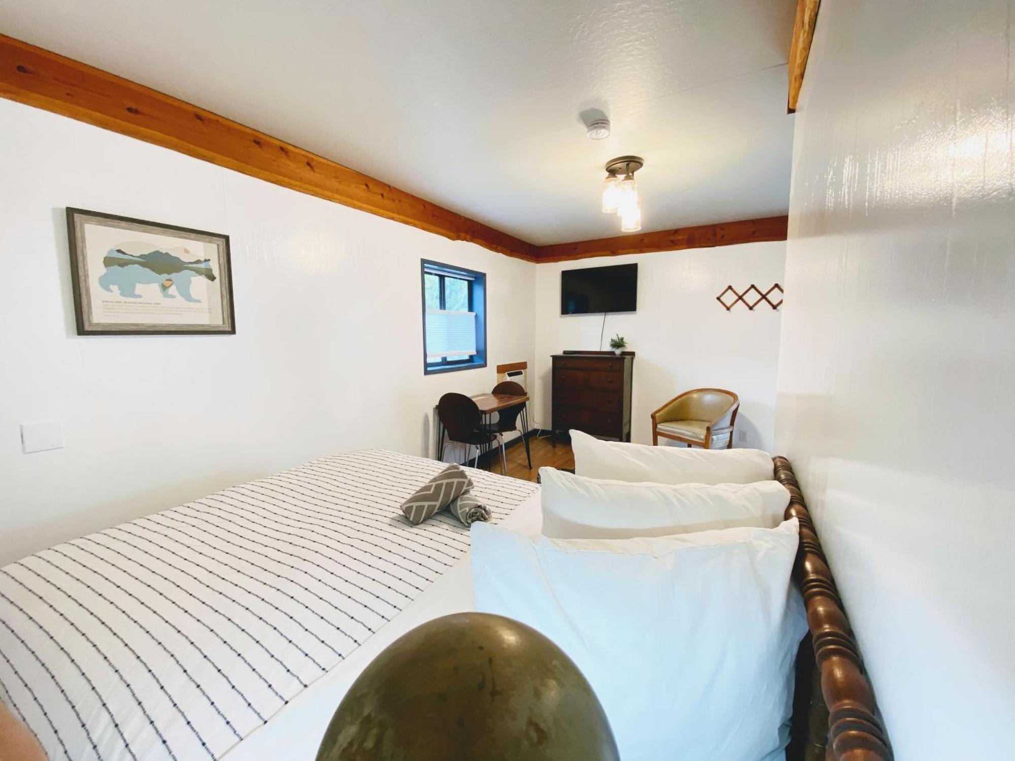 Flathead Lake Hotel Woods Bay